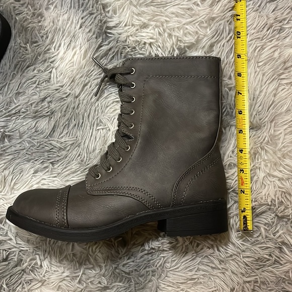 Arizona grey combat boots! NWOT size 8 - Picture 9 of 9